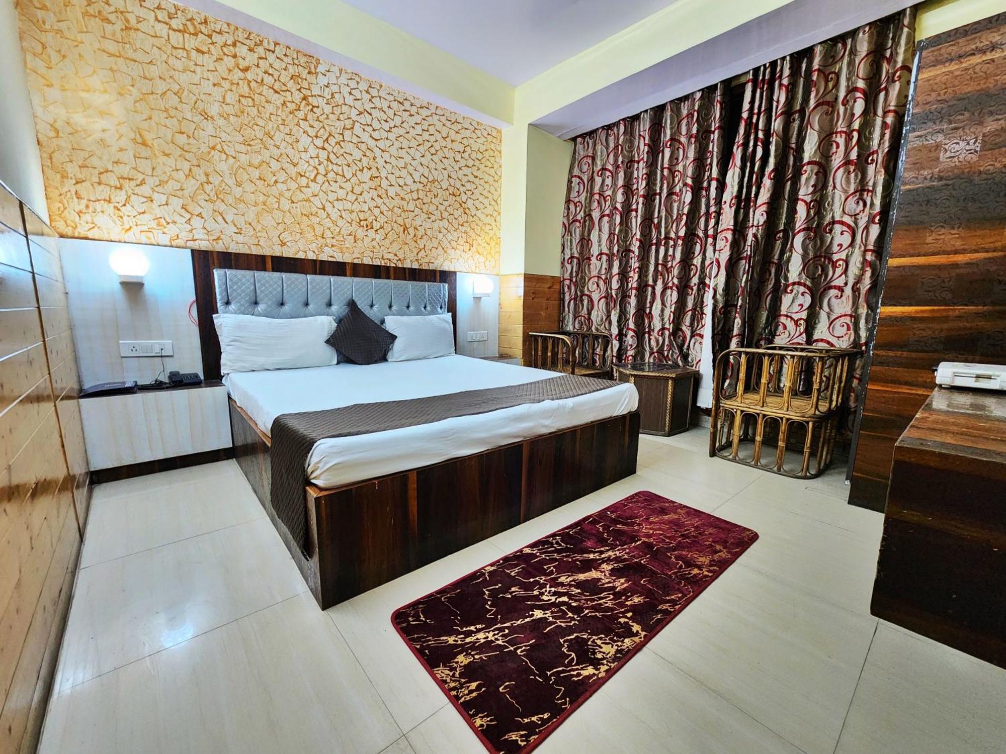 Hotel Taj Palace Near Mall Road Shimla Esterno foto